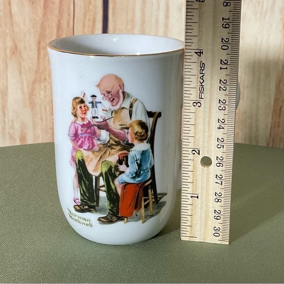 VTG 1982 Norman Rockwell Museum "The Toy Maker" Collectible Coffee Mug Tea‎ Cup - Picture 5 of 8
